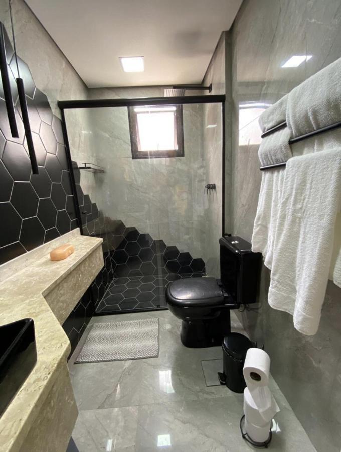 Studio moderno - Jardins: Cama Queen, Ar e Garagem São Paulo Exterior foto